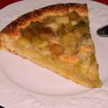 Tarte-gâteau à la rhubarbe et à l'amande