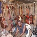 Kinshasa: guitars Socklo