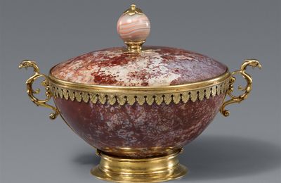 A vermeil mounted Jasper dish and cover, Italy or Southern Germany, 17th century