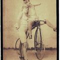 Vintages du samedi : La vie est comme faire du vélo. Pour garder l'équilibre, vous devez continuer à avancer. A. Einstein