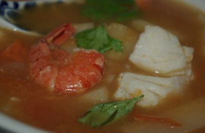 Soupe aigre-douce de poisson et crevettes