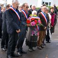 L’HOMMAGE RENDU A KONSTANTIN HANK, AVEC RAYMOND FISCHER, LE PÈRE D’UN DES PREMIERS JUMELAGES FRANCO-ALLEMANDS.