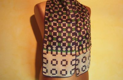 A688 : Foulard pop