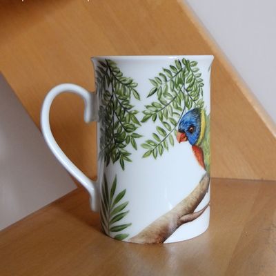 Perroquet peint à la main