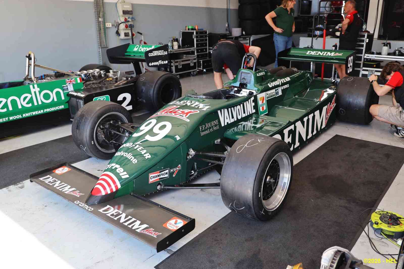 Tyrrell 011 Cosworth_06 - 1982 [UK] HL_GF