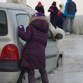 Voiture figée par la glace...