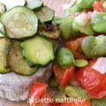 Darnes de colin aux écailles de courgettes accompagnées d'un méli mélo de fèves et tomates