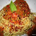 Recette Pâtes spaghetti à la sauce basilic / tomates / parmesan / ail/ confit de ratatouille / huile 