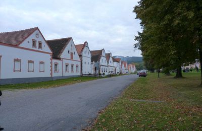 Art 2 - La Bohème du Sud - Holasovice - Wyssi Brod- CeCervena Lhotarvena Lhota.