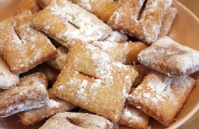 Les bugnes, les oreillettes ou beignets de carnaval 