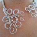 Collier serpentin en aluminium