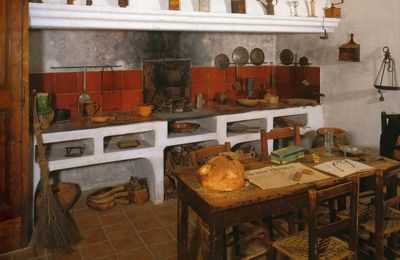 Objets et ustensiles de la cuisine provençale