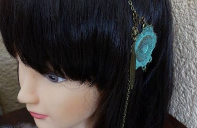 Headband d'inspiration Viking aux perles en labradorite et aux plumes