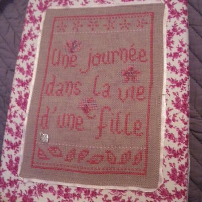 entre gris et fushia ...