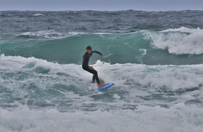 Surfeurs à Crozon, sur le spot de Lostmarc'h le samedi 27 juin: dernière série de photos