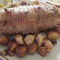 Rôti d’épaule d’agneau aillé et pommes de terre de Noirmoutier à l’ail au four