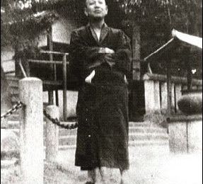 Ozaki Hôsai / 尾崎 放哉 (1885 – 1926) : « Sur la pointe d’une herbe... »