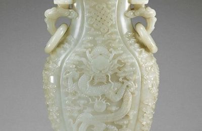 Grand Vase couvert en jade céladon