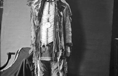 La mèche de cheveux et les jambières de Sitting Bull