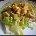 Salade croquante et fruitée au fromage d'abbaye