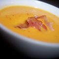 Velouté de carottes, patates douces et bacon grillé