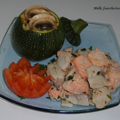 Courgette farcie aux légumes et poelée aux deux poissons
