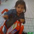 Maya fait les courses