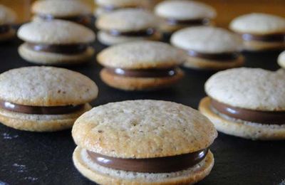 PETITS BISCUITS A LA NOISETTE OU COMMENT UTILISER SES BLANCS D'OEUFS