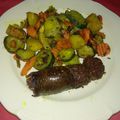 Boudin noir au curry et légumes au curry sautés au wok