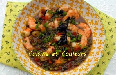 Crevettes, petits légumes à la sauce chinoise 