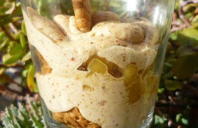 Verrine aux pommes caramélisées, spéculoos et praliné