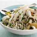 Salade tiède de raie au riz sauvage, pamplemousse et champignons