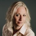DINER LITTERAIRE AVEC ALEXANDRA KOSZELYK - LIBRAIRIE PEROTIN ROUSSILLON ISERE - JOUR DE SORTIE DE PAGES VOLEES EN LIBRAIRIE.