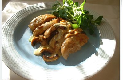 Aiguillettes de poulet, champignons sauce crème au curry