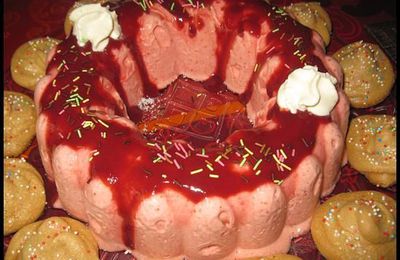 Couronne glacée à la fraise/noix de coco et Blog-anniversaire