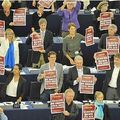 Le Parlement européen demande à Paris de suspendre les expulsions de Roms 