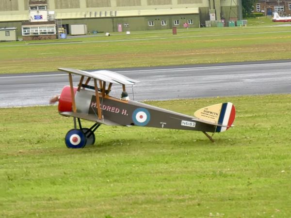 Les chasseurs anglais et allemands de la premiére guerre mondiale.