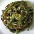 Salade haricots verts-oignons-poivrons-petit pois au curcuma, parmesan et sésame