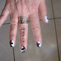 Mon premier Nail Art gouttes noires et blanches