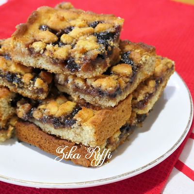 Tarte rustique à la confiture de raisins roues à l'eau de rose- Pâte à la cannelle