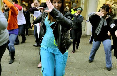 le flashmob " D ' OSE MON EMPLOI " a DUNKERQUE