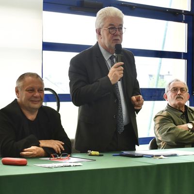AU SERVICE DES CLUBS, LA MUNICIPALITÉ MODERNISE SES ÉQUIPEMENTS SPORTIFS ET DE LOISIRS.