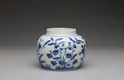 Jar with flowering plant decoration in underglaze blue, Ming dynasty, Chenghua reign (1465-1487)