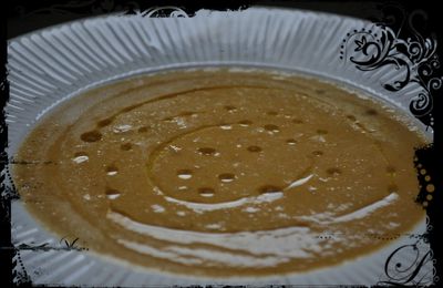 Velouté de lentilles corail au lait de coco