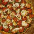 Tarte fine tomates et pesto de basilic