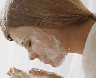 Acné / peau grasse : exemple de routine au naturel