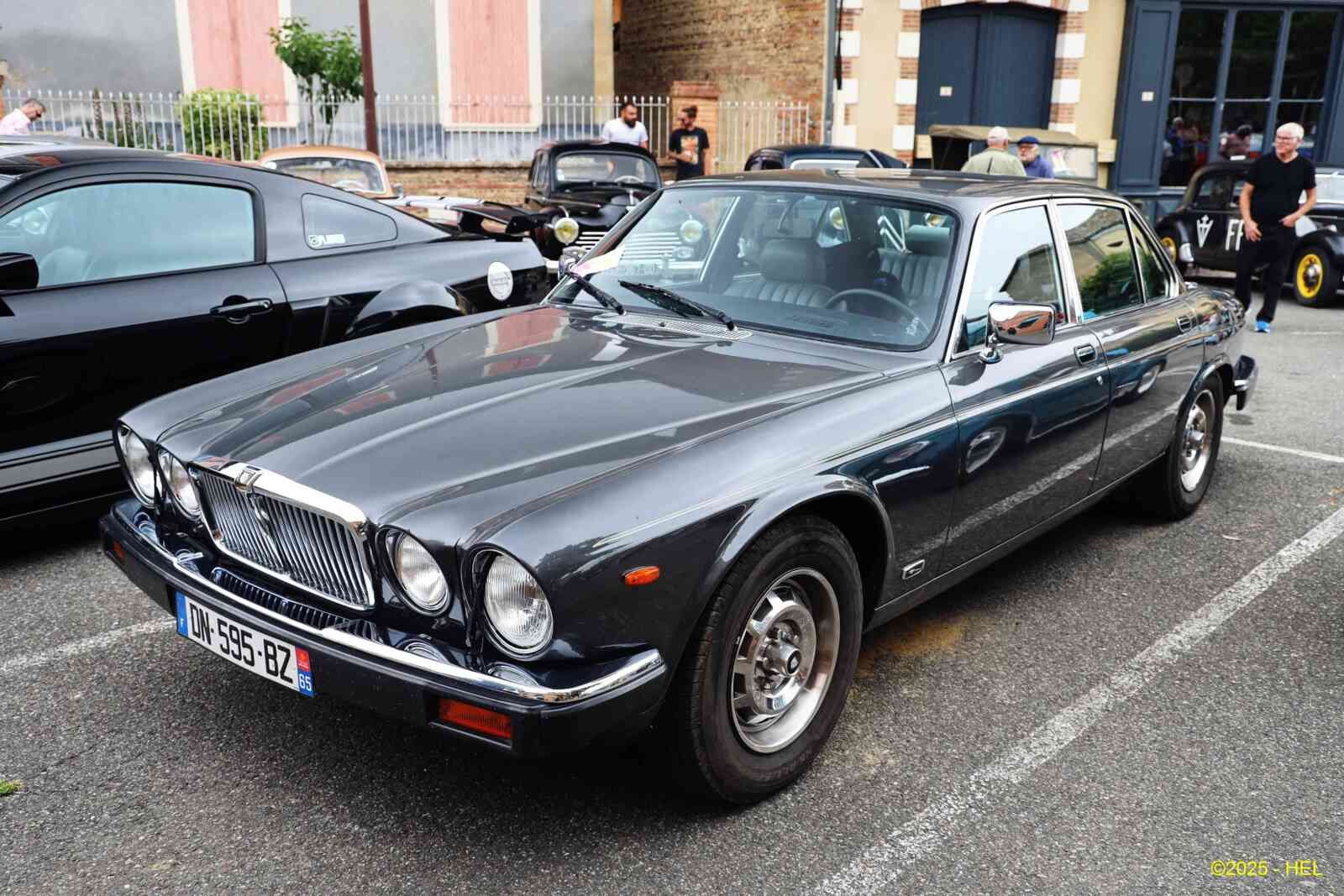 Jaguar Sovereign_03 - 1968 [UK] HL_GF