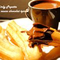 Churros et leur sauce chocolat épicée