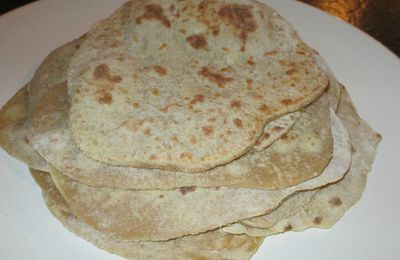 Pain plat (sans levain) au yaourt et à la farine de blé, de maïs et de châtaigne