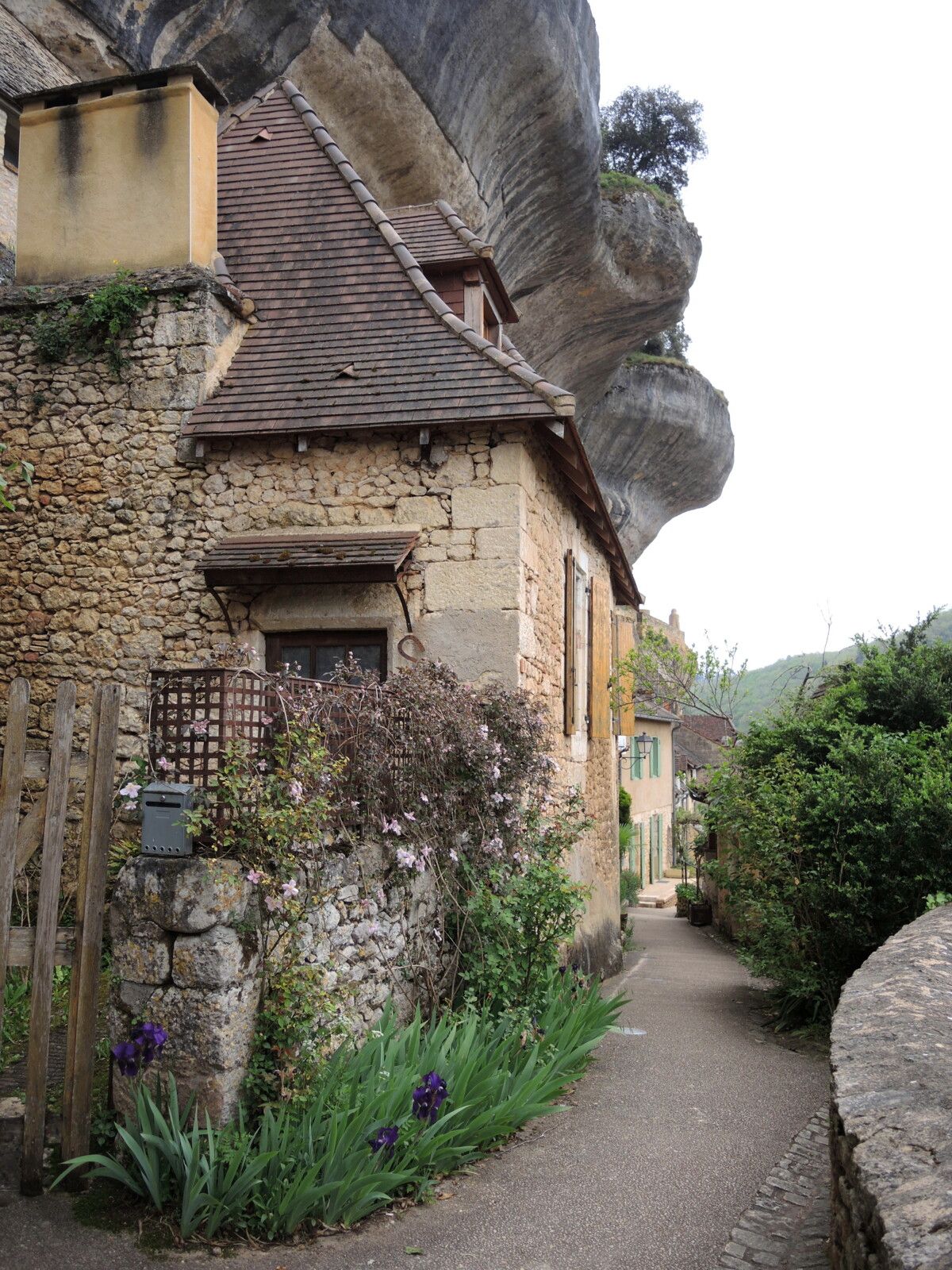 Les Ezies, chemin des falaises.... (24)